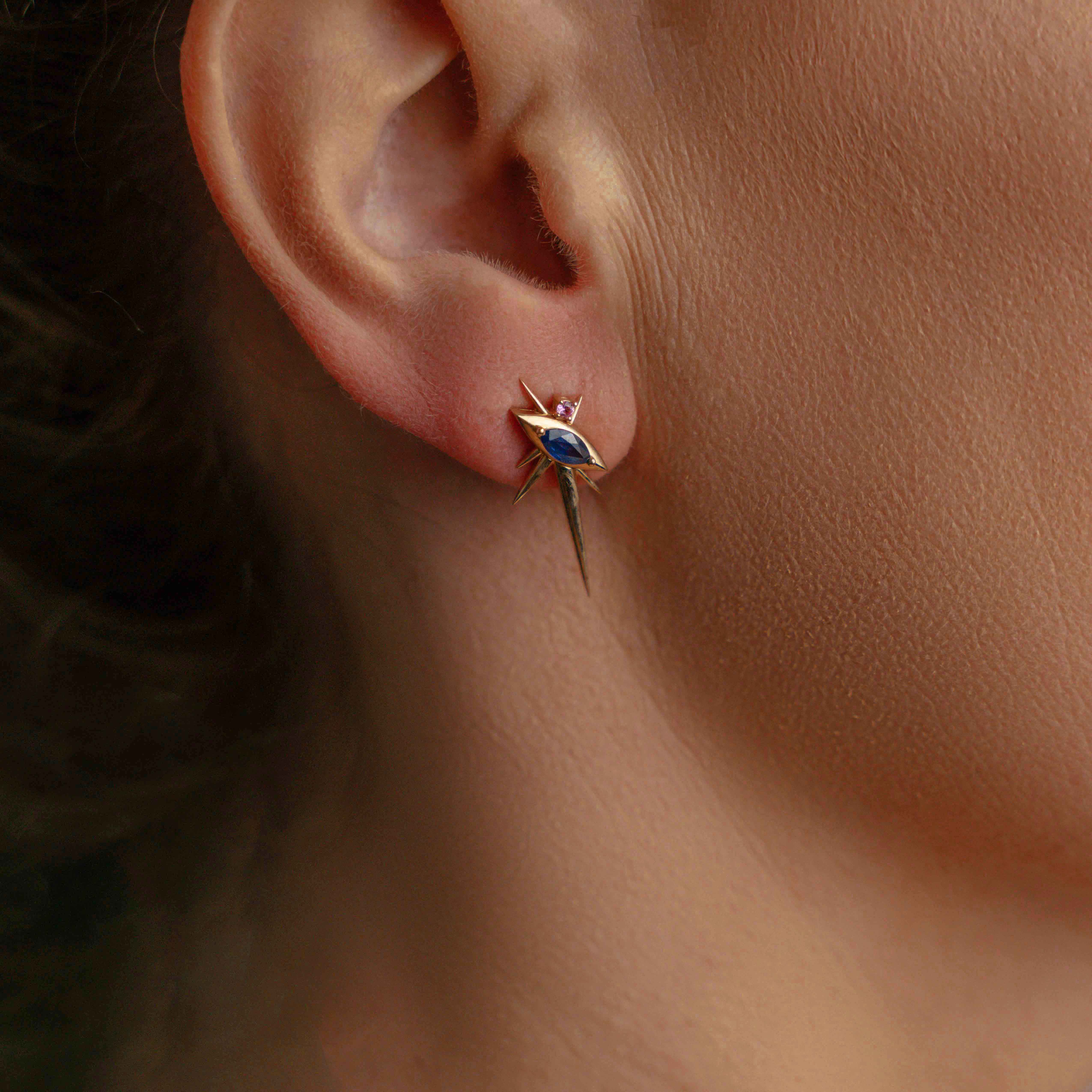 white Gold - Tsavorite And Diamond Drop Earrings - Spike Earrings