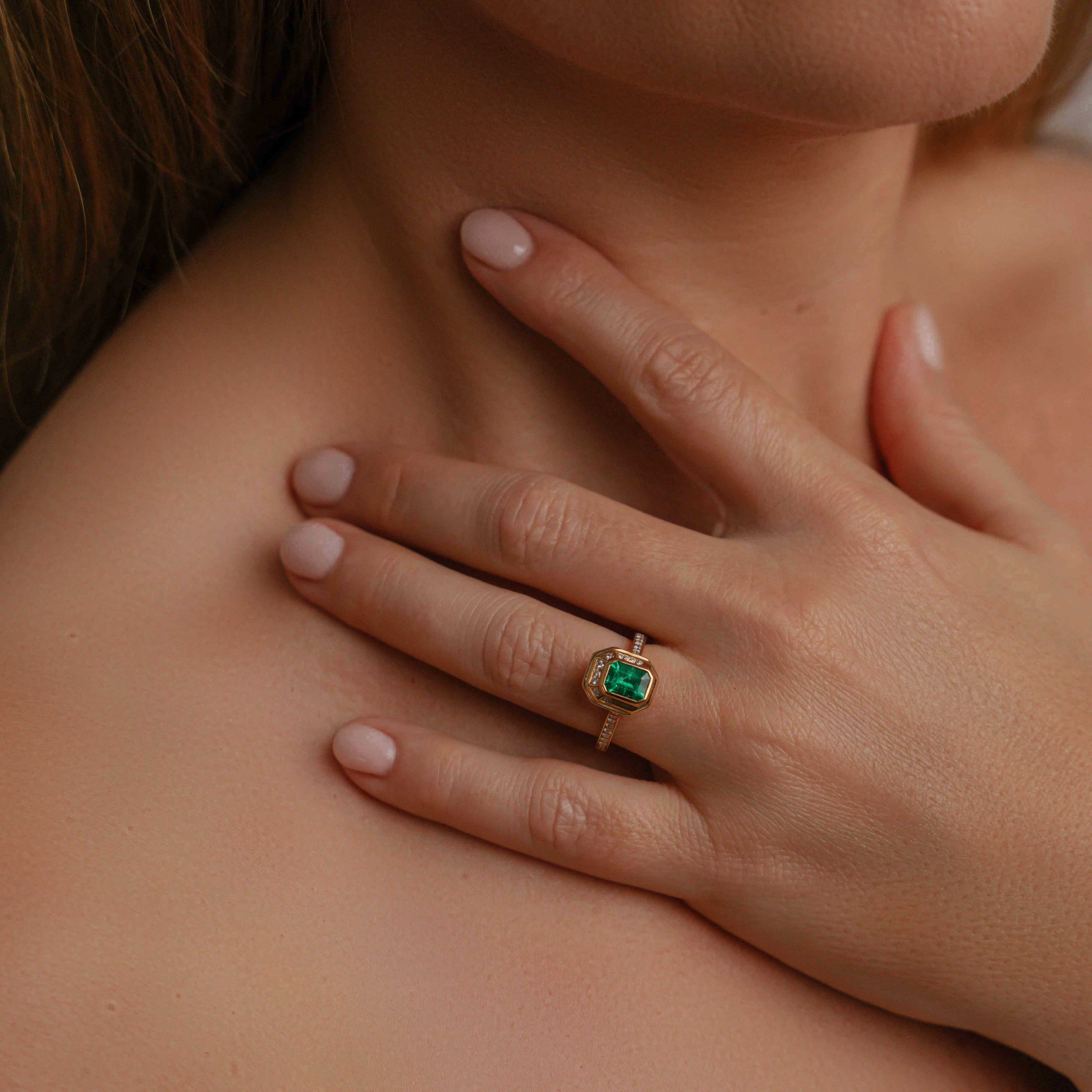 One-of-a-Kind 18ct Yellow Gold Emerald & Diamond Ring – Premium Australian Jewellery