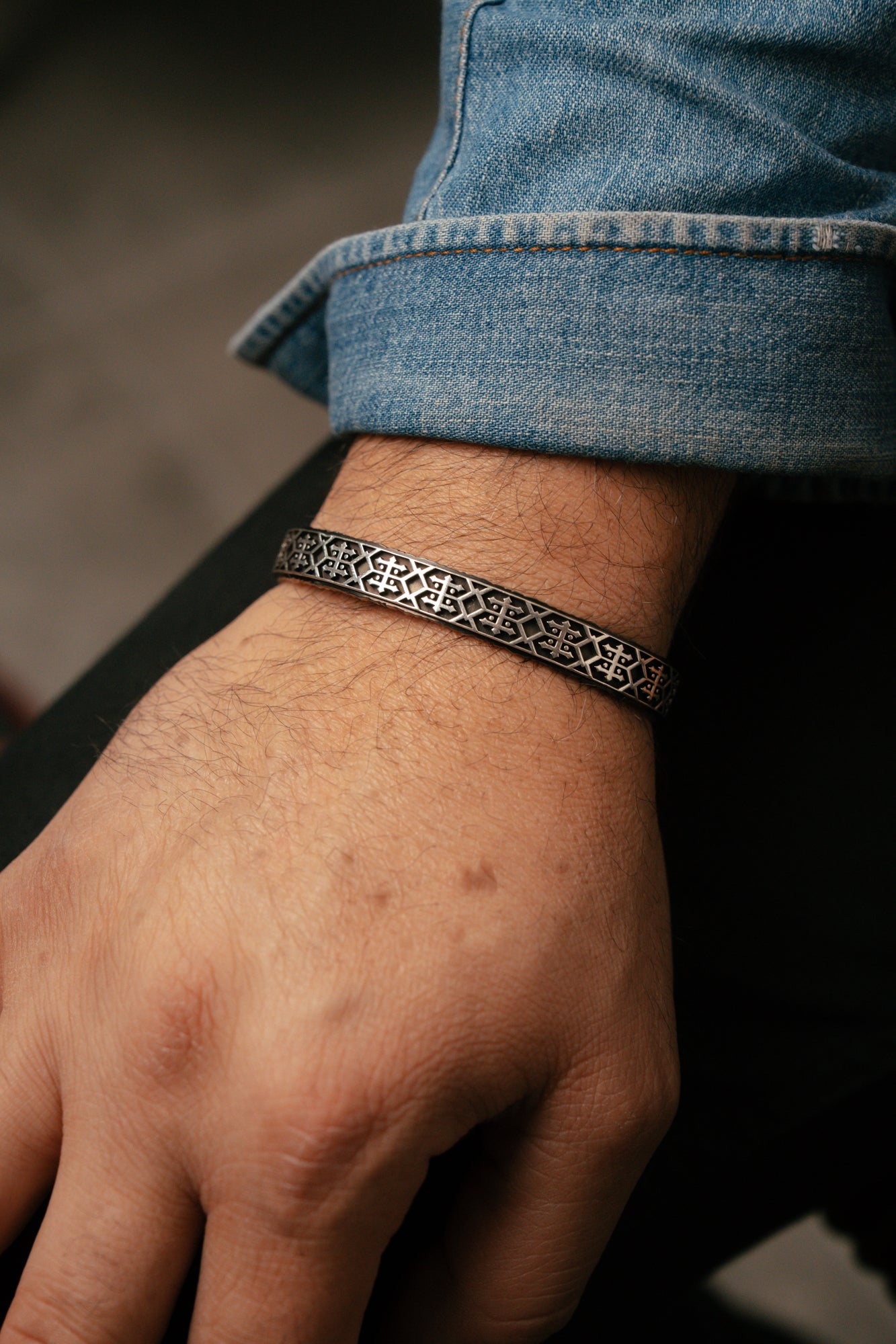 Men's Oxidised Silver Cuff Bracelet – Southwest Inspired Pattern